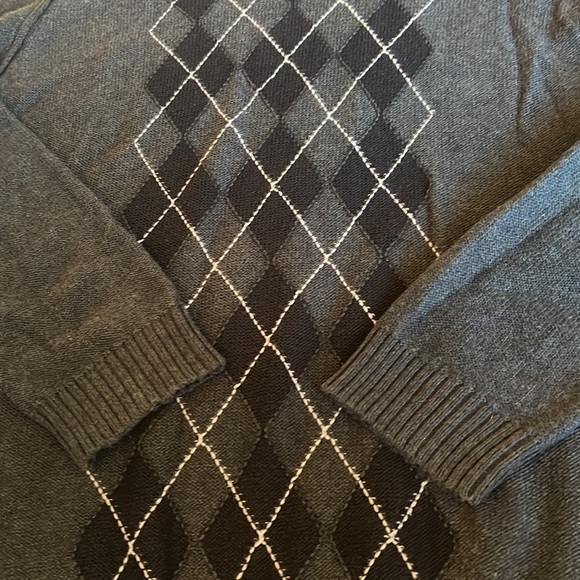 Retrofit Argyle V-Neck Sweater, Used. Size: L - Picture 5 of 7